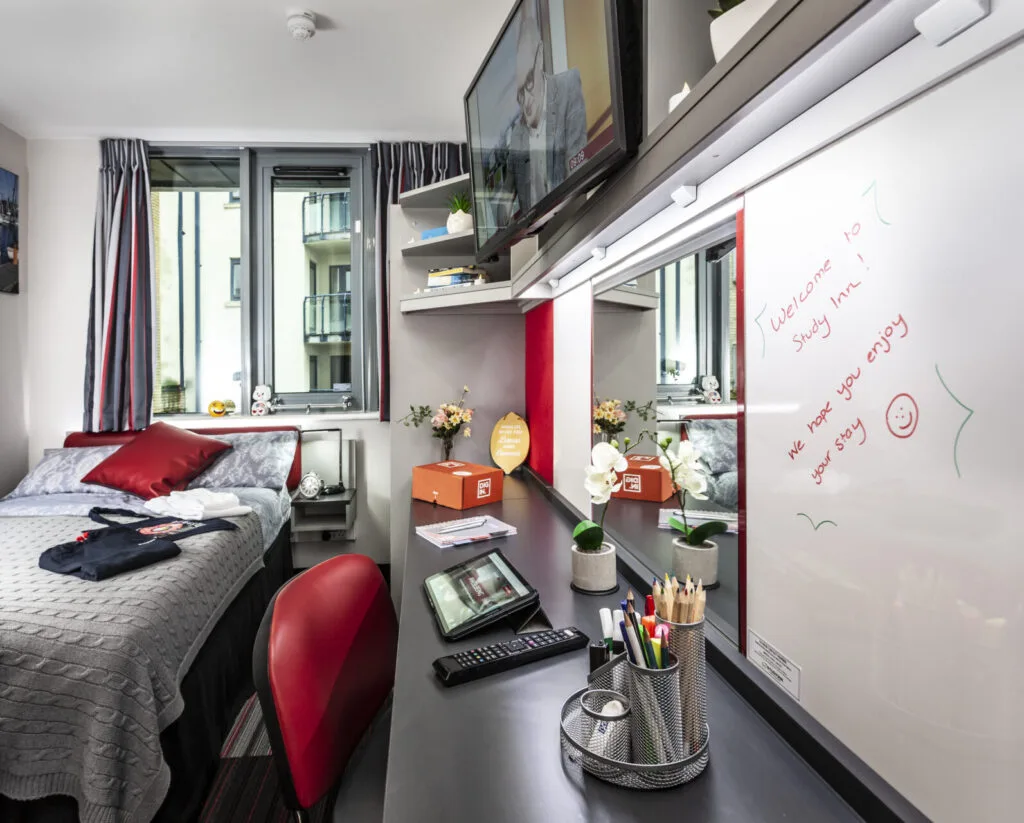 Gold en-suite serviced apartment at Study Inn