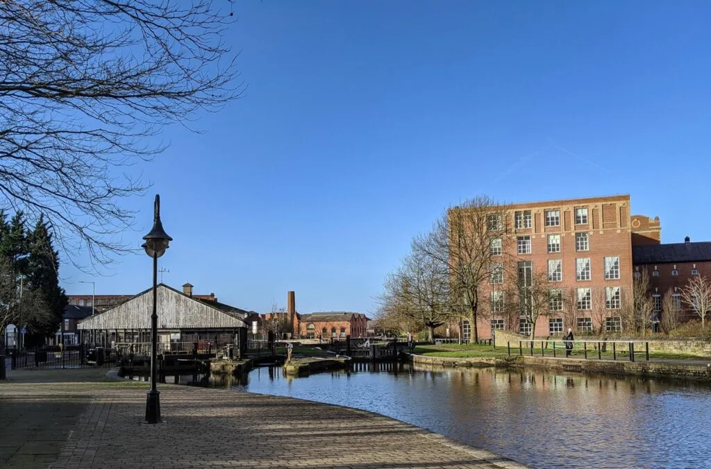 Canal basin and towpath in Loughborough on a clear day